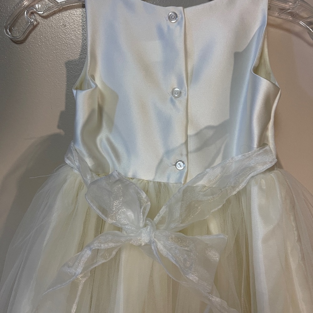 Flower Girl Dress Wedding Formal Ivory Size 4 Excellent Condition! - Picture 4 of 9
